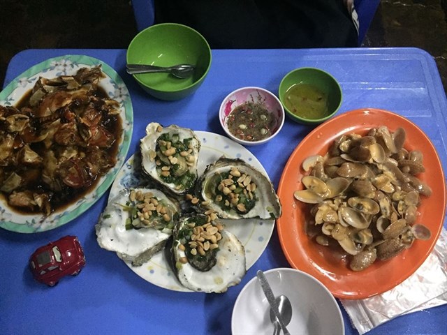 Những quán hải sản bán đêm ở Vũng Tàu.